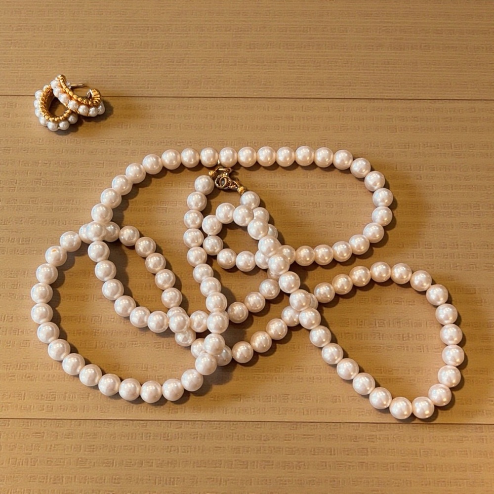 Vintage 90’s Faux Pearl Necklace and Earrings Set